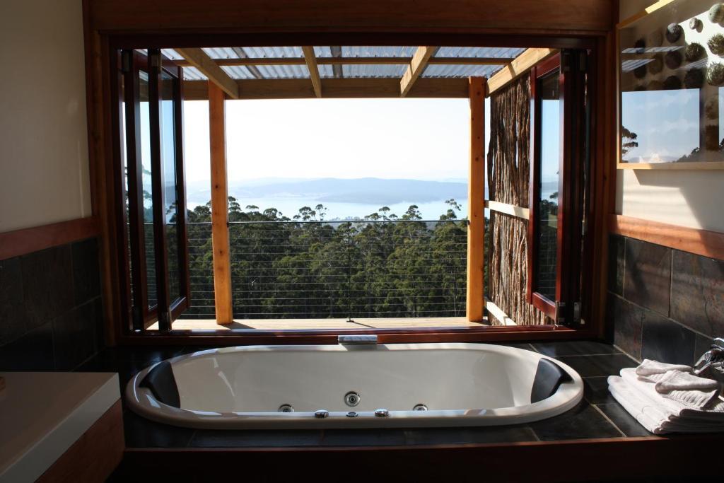 Lodge Hill Hideaway